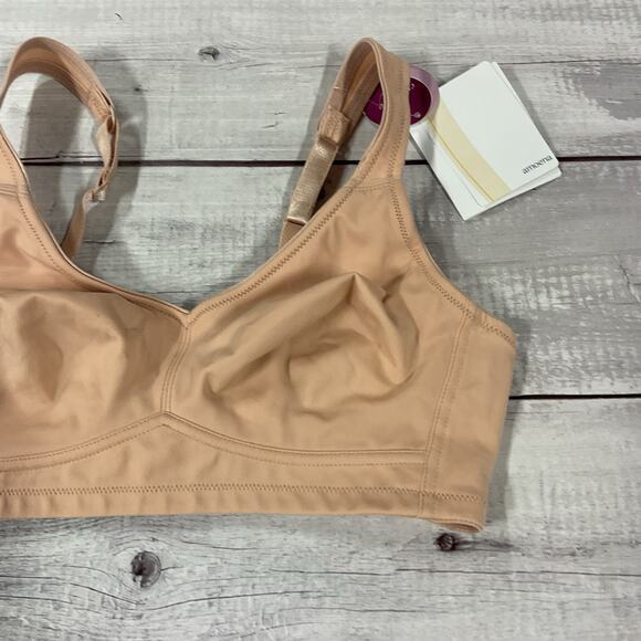 Amoena “Marlena” pocketed mastectomy Seamless Bra - Picture 3 of 12